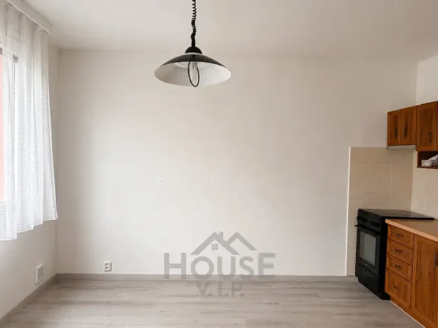 Pronájem bytu 2+kk, Teplice, Antala Staška, 37 m2