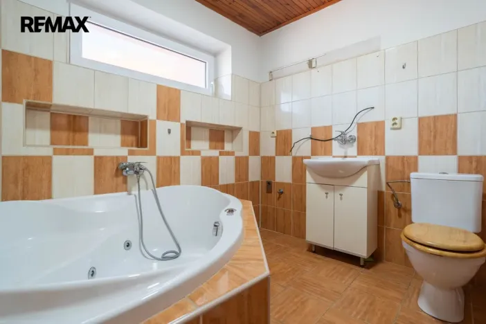 Prodej rodinného domu, Třebíč - Stařečka, Sucheniova, 200 m2