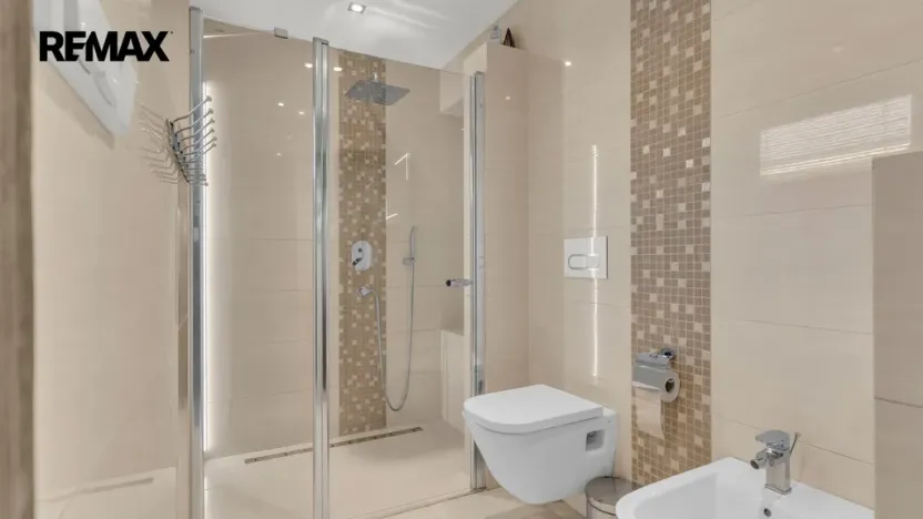 Prodej rodinného domu, Odunec, 390 m2