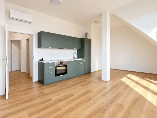 Pronájem bytu 2+kk, Praha - Libeň, Vosmíkových, 62 m2