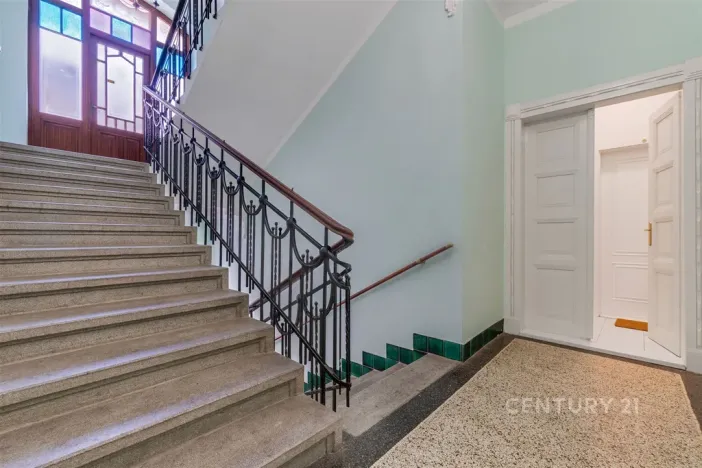 Pronájem bytu 1+kk, Praha - Bubeneč, Ovenecká, 34 m2