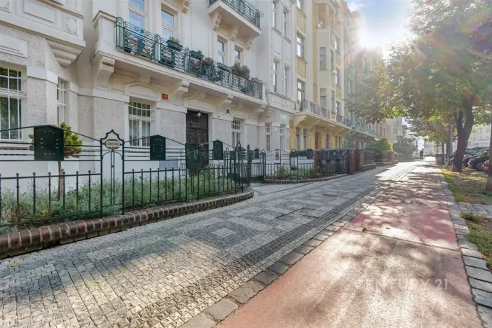 Pronájem bytu 1+kk, Praha - Bubeneč, Ovenecká, 34 m2