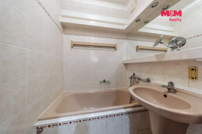 Prodej bytu 3+1, Habartov, Čs. armády, 56 m2