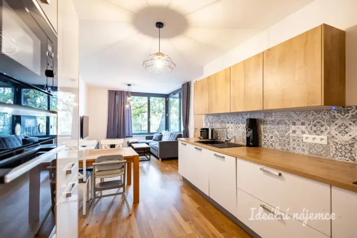 Pronájem bytu 2+kk, Praha - Střížkov, Střížkovská, 50 m2