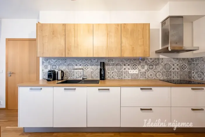 Pronájem bytu 2+kk, Praha - Střížkov, Střížkovská, 50 m2