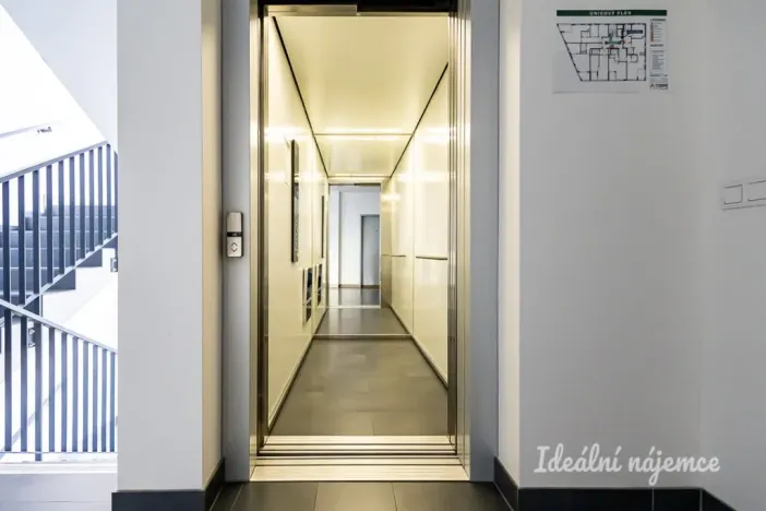 Pronájem bytu 2+kk, Praha - Střížkov, Střížkovská, 50 m2