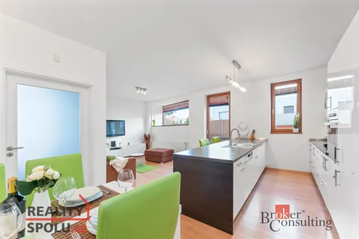 Pronájem bytu 3+kk, Zeleneč, U Lesoparku, 75 m2