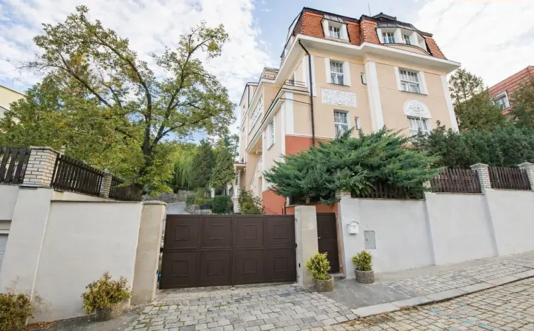 Pronájem rodinného domu, Praha - Podolí, Pod Klaudiánkou, 640 m2