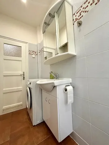 Pronájem bytu 1+kk, Praha - Břevnov, Junácká, 36 m2