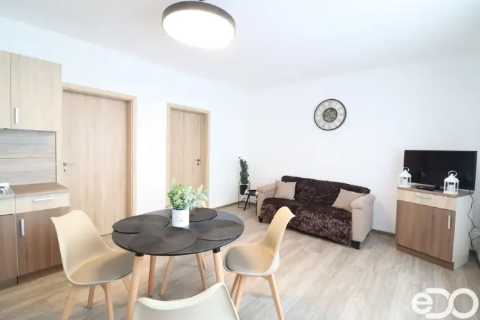 Pronájem bytu 2+kk, Roudná, 45 m2