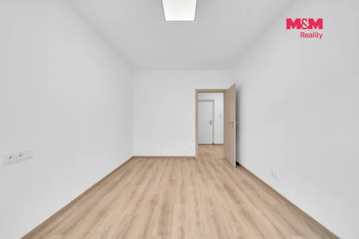 Pronájem bytu 2+kk, Pardubice - Ohrazenice, U Sportovní školy, 54 m2