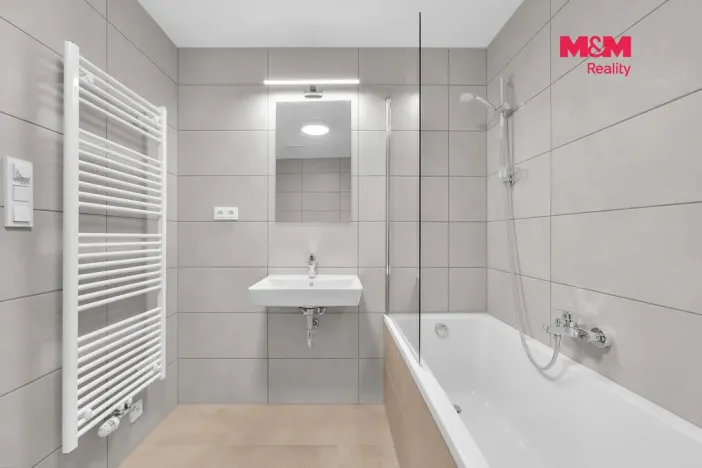 Pronájem bytu 2+kk, Pardubice - Ohrazenice, U Sportovní školy, 51 m2