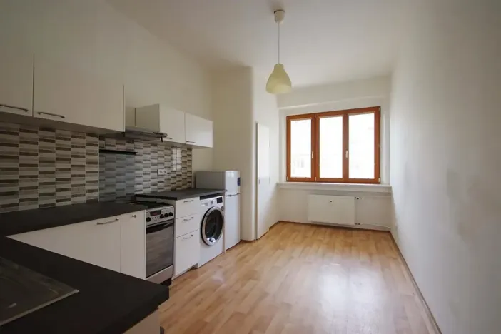 Pronájem bytu 1+1, Praha - Vršovice, Volyňská, 49 m2