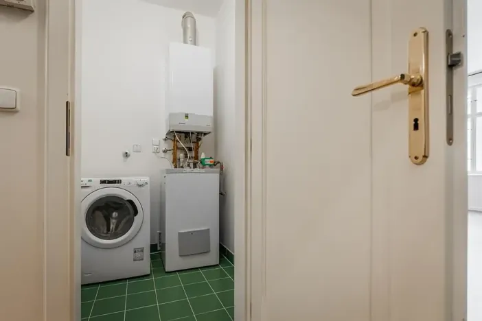 Pronájem bytu 4+1, Praha - Nové Město, Odborů, 100 m2