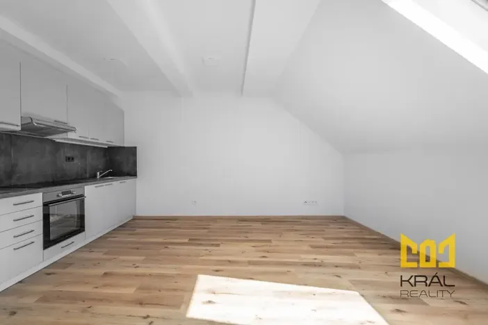 Pronájem bytu 2+kk, Praha - Smíchov, Nádražní, 49 m2