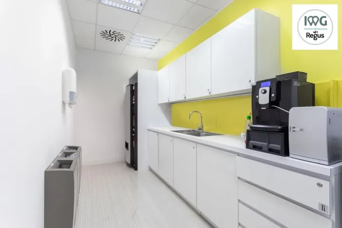 Pronájem kanceláře, Praha - Karlín, Rohanské nábřeží, 15 m2