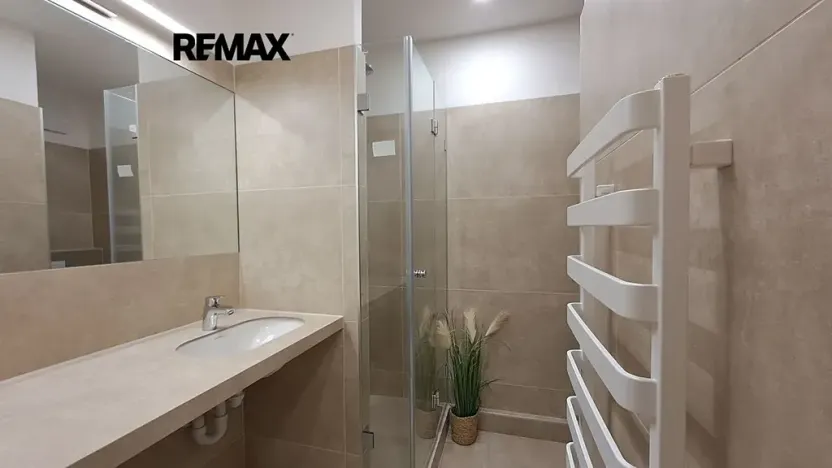 Pronájem bytu 2+kk, Praha - Podolí, Na hřebenech I, 38 m2