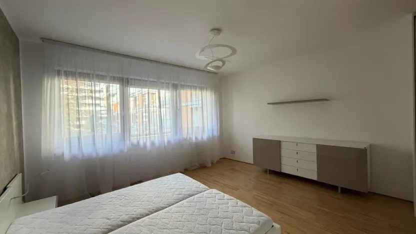 Pronájem bytu 3+kk, Praha - Karlín, Rohanské nábřeží, 133 m2