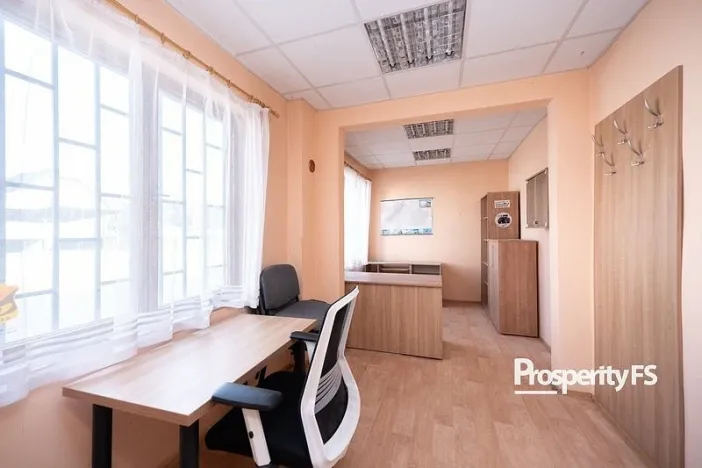 Prodej kanceláře, Okna, 475 m2