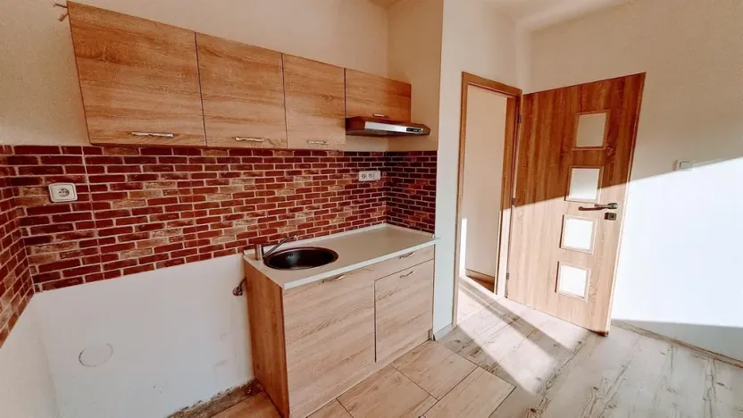 Pronájem bytu 1+kk, Ústí nad Labem - Ústí nad Labem-centrum, Stará, 20 m2