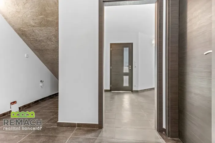 Pronájem bytu 2+kk, Náchod, V Náměrkách, 42 m2