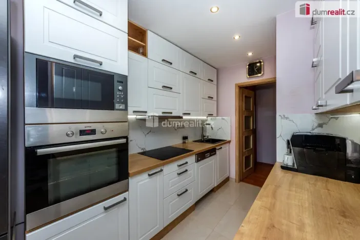 Prodej bytu 3+kk, Praha - Horní Počernice, Lhotská, 80 m2