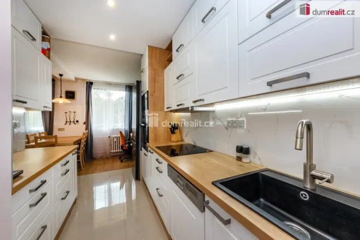 Prodej bytu 3+kk, Praha - Horní Počernice, Lhotská, 80 m2