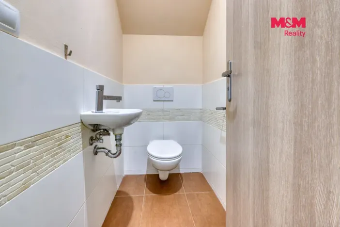 Prodej rodinného domu, Knovíz, 143 m2