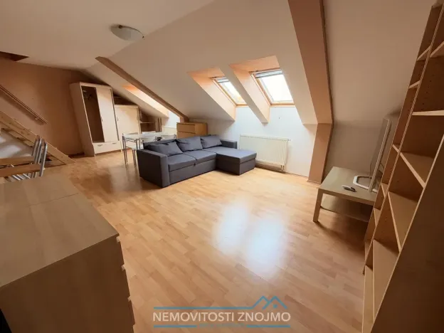 Pronájem bytu 2+kk, Znojmo, Coufalova, 45 m2