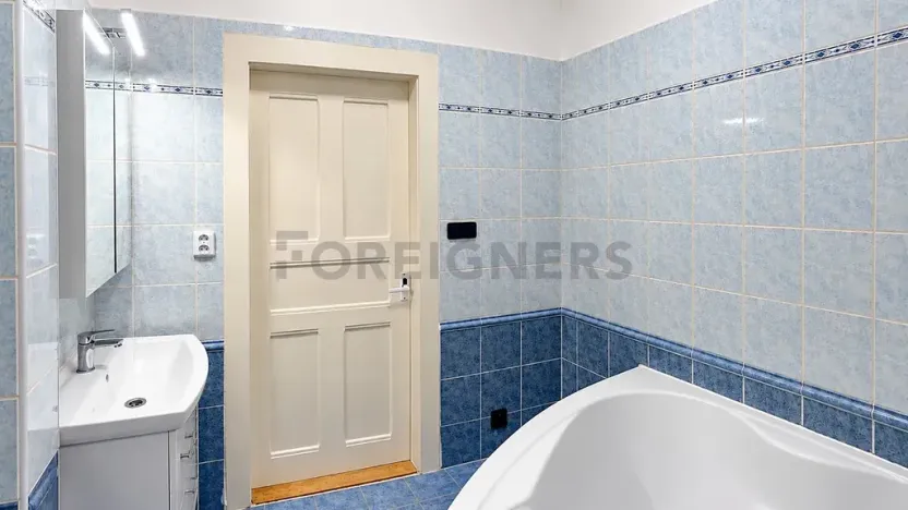 Pronájem bytu 2+kk, Praha - Libeň, náměstí Dr. Václava Holého, 62 m2
