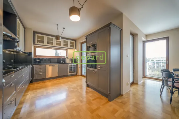 Prodej bytu 6+kk a větší, Praha, Učňovská, 190 m2