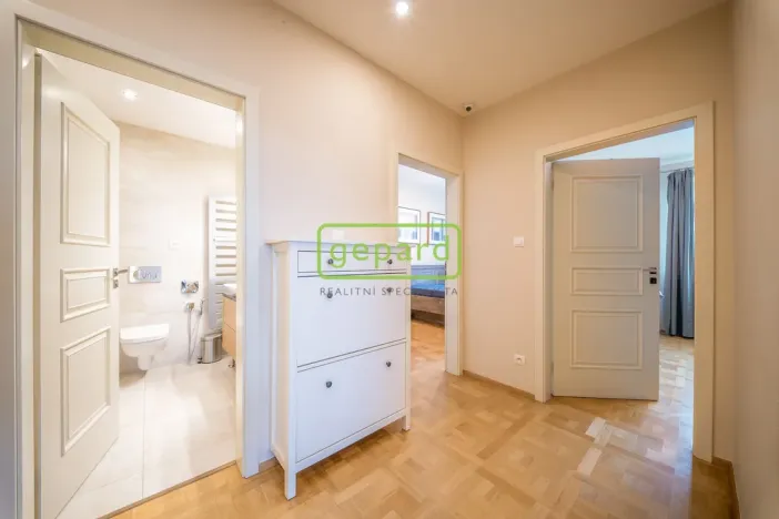Prodej bytu 6+kk a větší, Praha, Učňovská, 190 m2