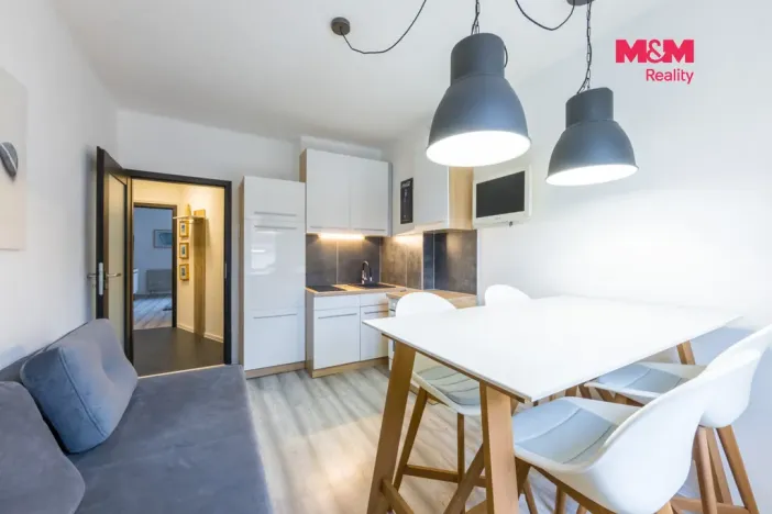 Pronájem bytu 2+kk, Karlovy Vary - Drahovice, Kvapilova, 37 m2