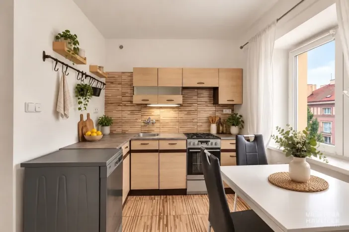 Pronájem bytu 1+1, Hradec Králové, Ladova, 29 m2