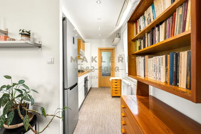 Prodej atypického bytu, Praha, Šimůnkova, 77 m2