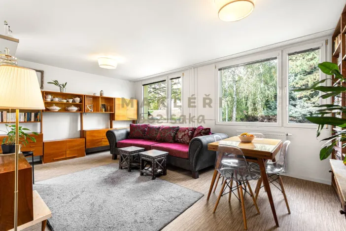 Prodej bytu 4+1, Praha - Kobylisy, Šimůnkova, 77 m2
