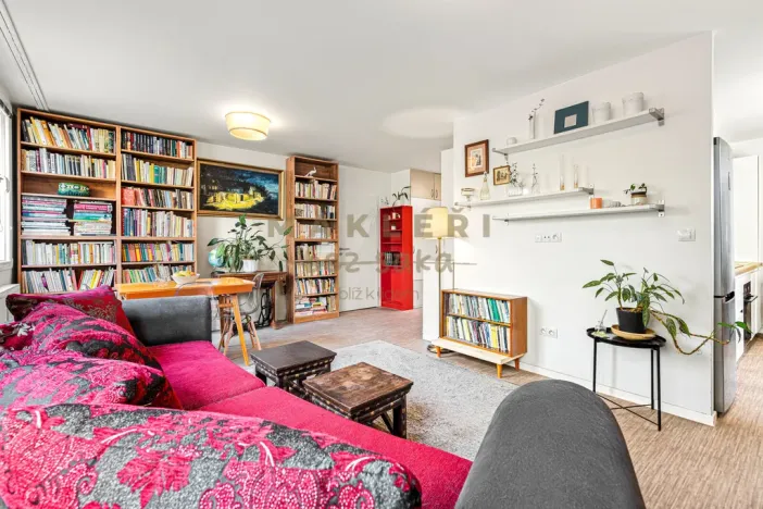 Prodej bytu 4+1, Praha - Kobylisy, Šimůnkova, 77 m2