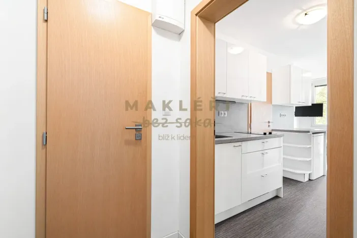 Prodej bytu 4+1, Praha - Kobylisy, Šimůnkova, 77 m2