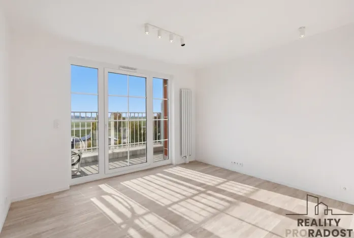Pronájem bytu 1+kk, Praha - Kbely, Mladoboleslavská, 30 m2