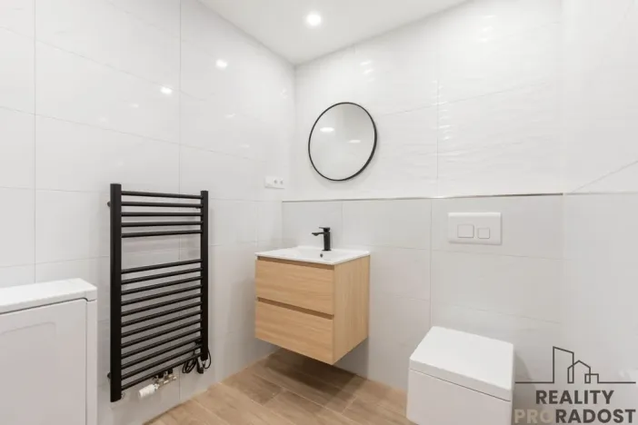 Pronájem bytu 1+kk, Praha - Kbely, Mladoboleslavská, 30 m2