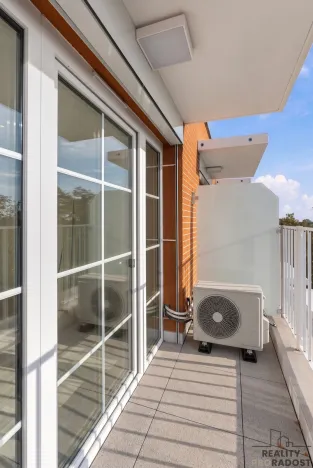 Pronájem bytu 1+kk, Praha - Kbely, Mladoboleslavská, 30 m2
