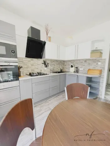 Pronájem bytu 2+1, Ostrov, S. K. Neumanna, 64 m2