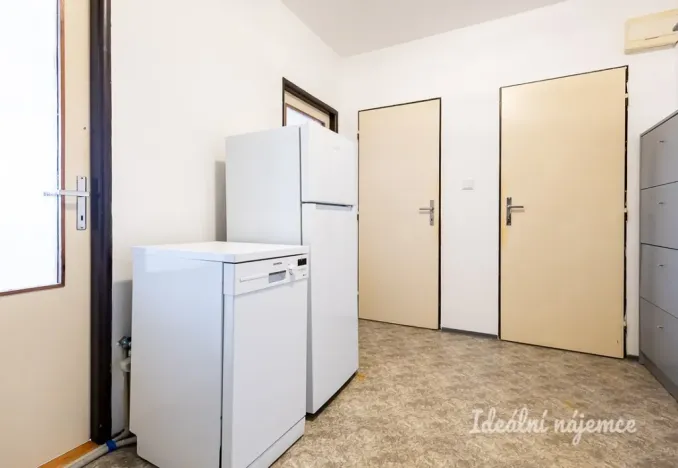 Pronájem bytu 2+kk, Praha - Čakovice, Cukrovarská, 40 m2