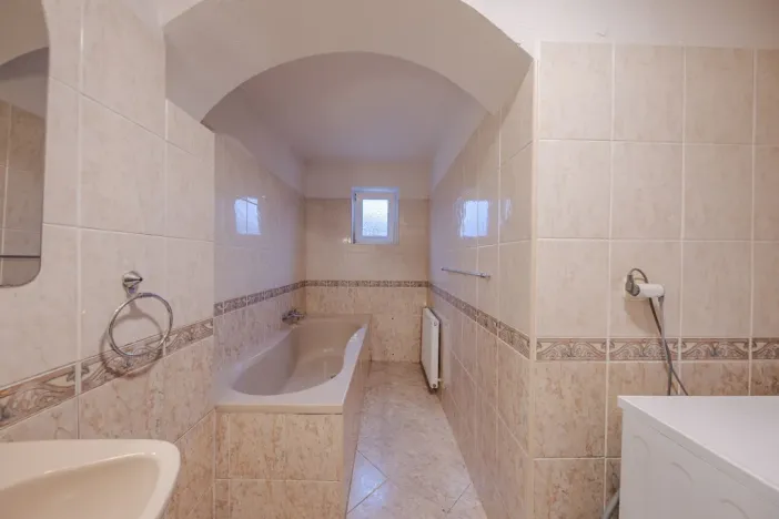Prodej rodinného domu, Komňa, 182 m2