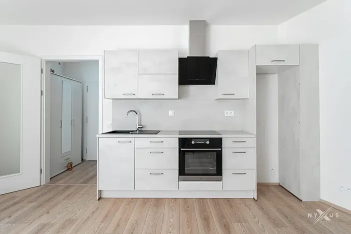 Pronájem bytu 1+kk, Praha - Štěrboholy, Pod areálem, 30 m2