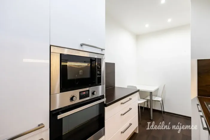 Pronájem bytu 2+kk, Praha - Horní Měcholupy, Boloňská, 43 m2