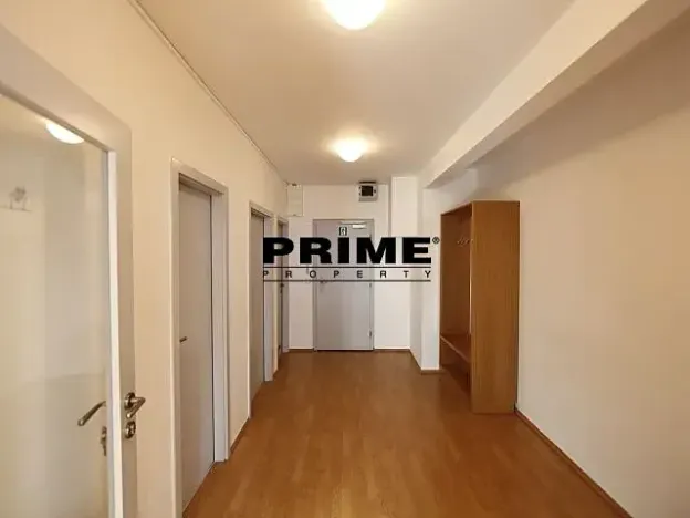 Pronájem kanceláře, Praha - Smíchov, Štefánikova, 82 m2