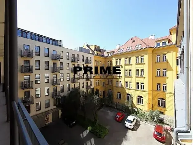 Pronájem kanceláře, Praha - Smíchov, Štefánikova, 82 m2