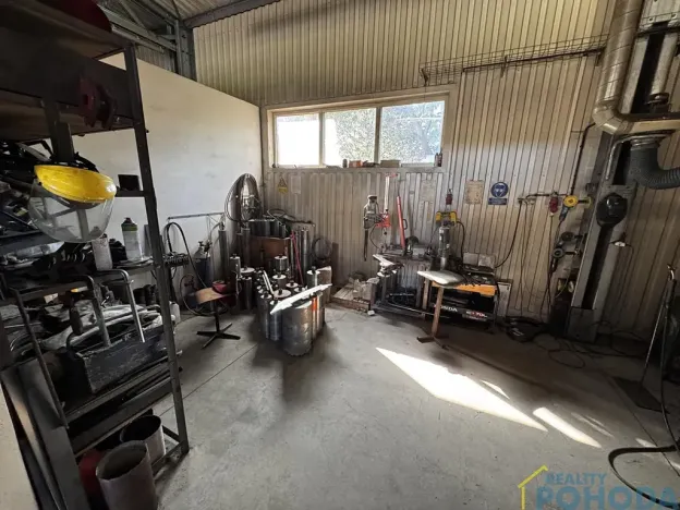 Pronájem výrobních prostor, Radhošť, 450 m2