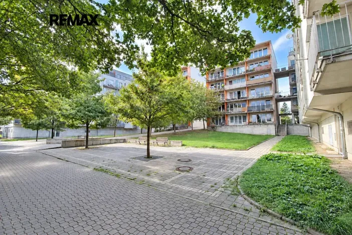 Prodej bytu 1+kk, Praha - Strašnice, Názovská, 35 m2